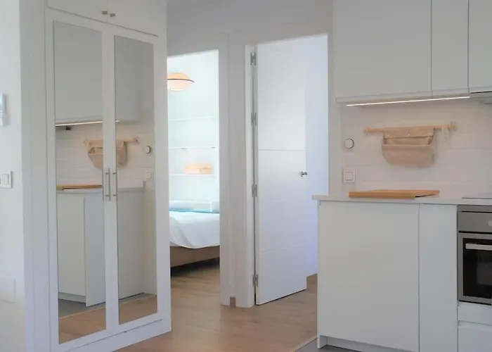 Mercedes Torremolinos Central 2 Bedroom, Sea Views
